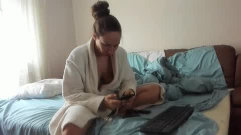 Issabelle online show from 2, 2, 2026