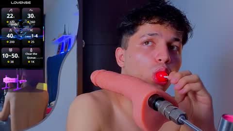 Snapshot of issac_james chatting on 7, 11, 2025 Issac online show from 7, 11, 2025