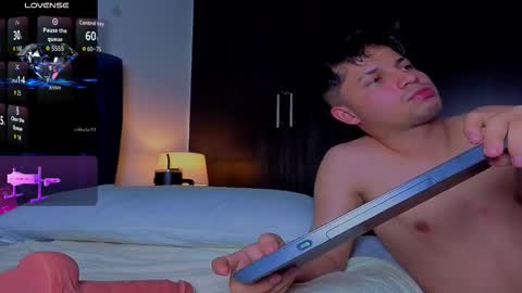 Snapshot of issac_james chatting on 27, 11, 2025 Issac online show from 27, 11, 2025