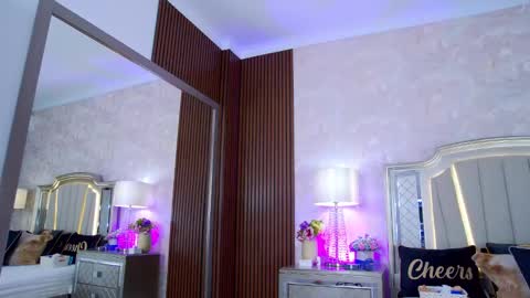 Issadorra online show from 10, 2, 2025