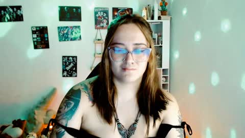 Yiz online show from 8, 2, 2025