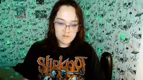 Snapshot of issis_demon chatting on 17, 2, 2026 Yiz online show from 17, 2, 2026