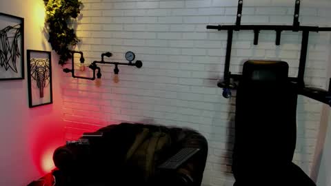 Italo Moore online show from 20, 10, 2025