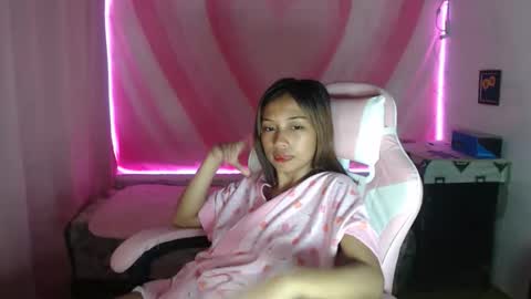 Snapshot of its_andrea chatting on 27, 11, 2025 its andrea online show from 27, 11, 2025