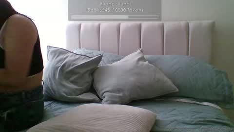 Snapshot of its_jessi chatting on 8, 3, 2025 Jessi online show from 8, 3, 2025