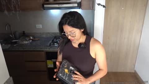 Snapshot of its_jessi chatting on 29, 10, 2025 Jessi online show from 29, 10, 2025