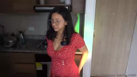 Snapshot of its_jessi chatting on 5, 11, 2025 Jessi online show from 5, 11, 2025