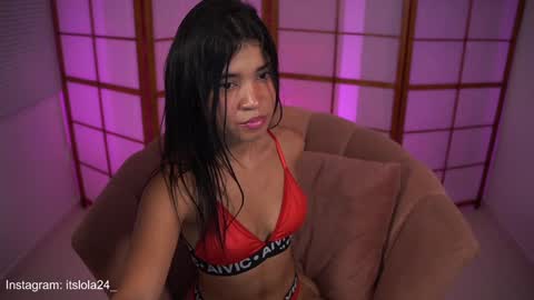 Snapshot of its_lola chatting on 21, 1, 2025 online show from 21, 1, 2025