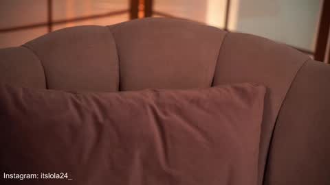   online show from 23, 1, 2025