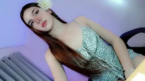 Snapshot of its_me_ezzie chatting on 24, 10, 2025 EZZIE online show from 24, 10, 2025