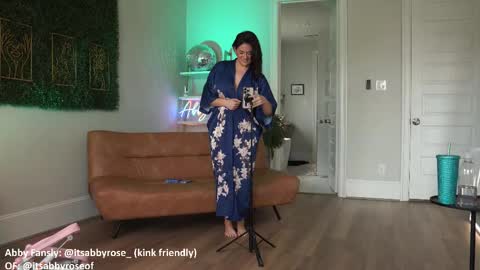 Snapshot of itsabbyrose_ chatting on 19, 11, 2025 Abby Rose online show from 19, 11, 2025