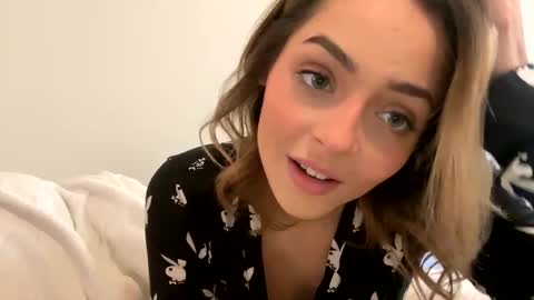 itsmaeee online show from 30, 1, 2025