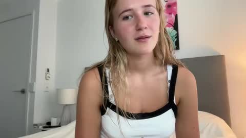 Snapshot of itsssosierra chatting on 16, 12, 2024 Sierra online show from 16, 12, 2024