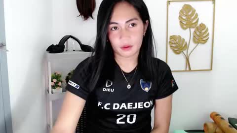 Snapshot of itsurgil_kloeh chatting on 5, 11, 2025 itsurgil_kloeh online show from 5, 11, 2025