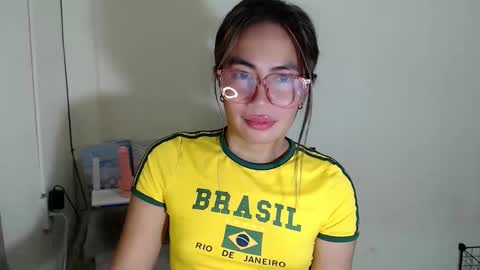 Snapshot of itsurgil_kloeh chatting on 15, 12, 2025 itsurgil_kloeh online show from 15, 12, 2025