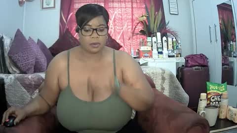 itumeleng74 online show from 4, 1, 2025