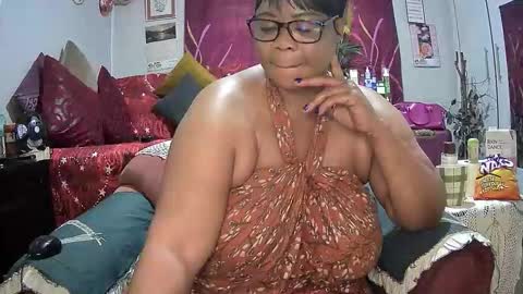 itumeleng74 online show from 12, 10, 2025