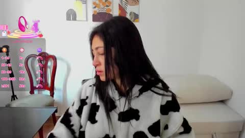 Snapshot of itziar_cailanie chatting on 26, 10, 2025 Itziar online show from 26, 10, 2025