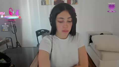 Snapshot of itziar_cailanie chatting on 4, 11, 2025 Itziar online show from 4, 11, 2025