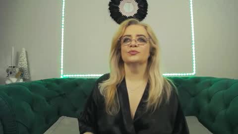 ivanacharm online show from 15, 12, 2025