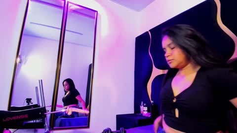 Snapshot of ivannaa18 chatting on 8, 10, 2025 ivannaa18 online show from 8, 10, 2025