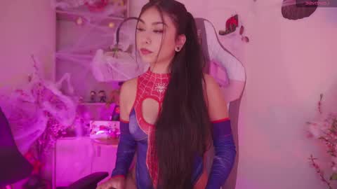 Snapshot of ivette_k chatting on 30, 10, 2025 iveet  online show from 30, 10, 2025