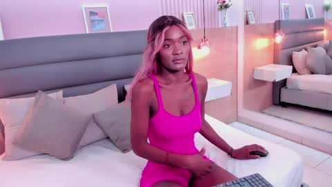 Snapshot of ivonne_duval chatting on 4, 4, 2026 Ivonne Duval online show from 4, 4, 2026