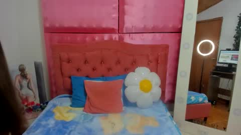 Snapshot of ivonny_cute chatting on 13, 11, 2025 Ivonny online show from 13, 11, 2025