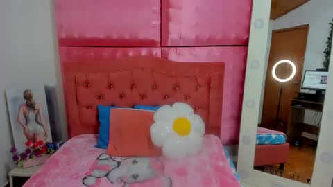 Snapshot of ivonny_cute chatting on 18, 11, 2025 Ivonny online show from 18, 11, 2025