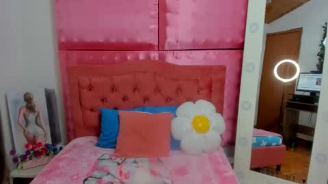 Snapshot of ivonny_cute chatting on 22, 11, 2025 Ivonny online show from 22, 11, 2025