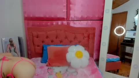 Snapshot of ivonny_cute chatting on 25, 11, 2025 Ivonny online show from 25, 11, 2025