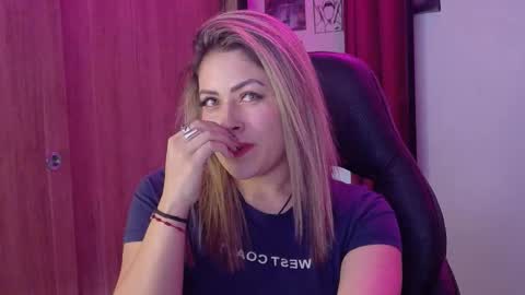 Snapshot of ivy__taylorr chatting on 9, 10, 2025 Diana Rojas online show from 9, 10, 2025