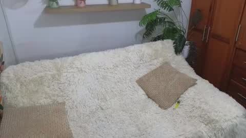 ivy_love20 online show from 18, 3, 2026