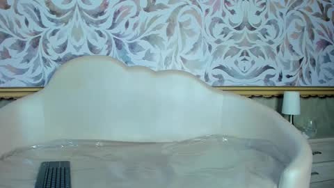 Snapshot of ivy_rae_xxx chatting on 8, 10, 2025 Ivy Rae online show from 8, 10, 2025