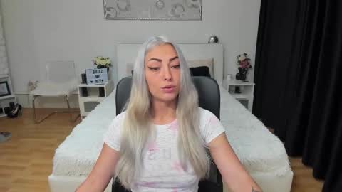 Snapshot of ivyfoxx_ chatting on 9, 9, 2025 IvyFox online show from 9, 9, 2025