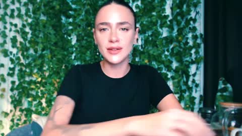 Miss Ivy online show from 11, 12, 2024