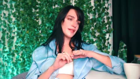 Miss Ivy online show from 15, 12, 2024