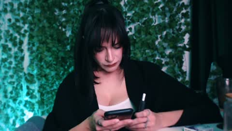 Miss Ivy online show from 21, 12, 2024