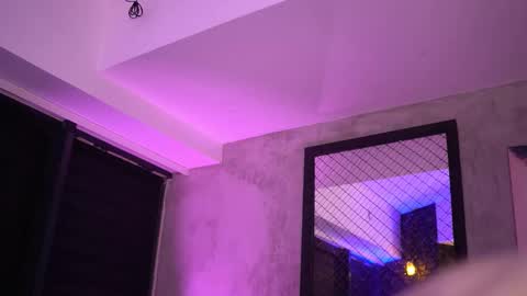 IvyRowa online show from 4, 12, 2025