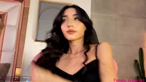 Snapshot of ivyy_pierce chatting on 13, 9, 2025 Ivy Pierce online show from 13, 9, 2025