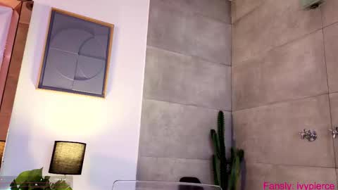 Snapshot of ivyy_pierce chatting on 25, 9, 2025 Ivy Pierce online show from 25, 9, 2025
