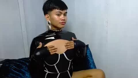 iya143 online show from 14, 11, 2025