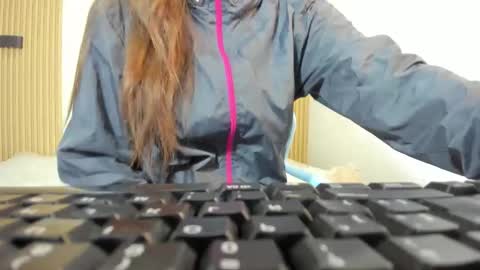 izelevans online show from 7, 2, 2026