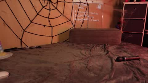 Snapshot of izzy_inked chatting on 13, 10, 2025 Izzy Inked online show from 13, 10, 2025