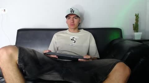 Snapshot of jack_norizz chatting on 8, 12, 2024 INDEPENDENT MODEL online show from 8, 12, 2024