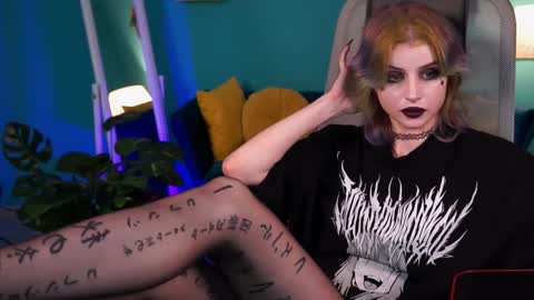 jade_castle online show from 5, 2, 2025