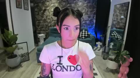 Snapshot of jade_porn chatting on 11, 3, 2025 Jade independent model online show from 11, 3, 2025