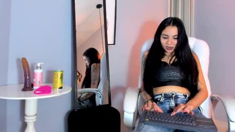 Snapshot of jade_scarllet chatting on 4, 12, 2024 karlla scarlet online show from 4, 12, 2024