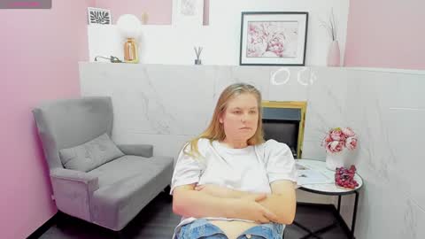 Jade online show from 2, 2, 2025