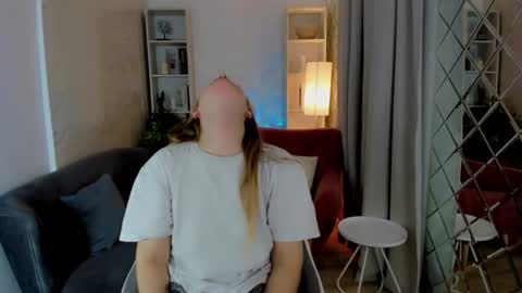 Jade online show from 10, 10, 2025